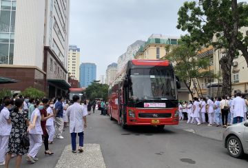 More than 180 E Hospital's doctors travel to HCM City for support